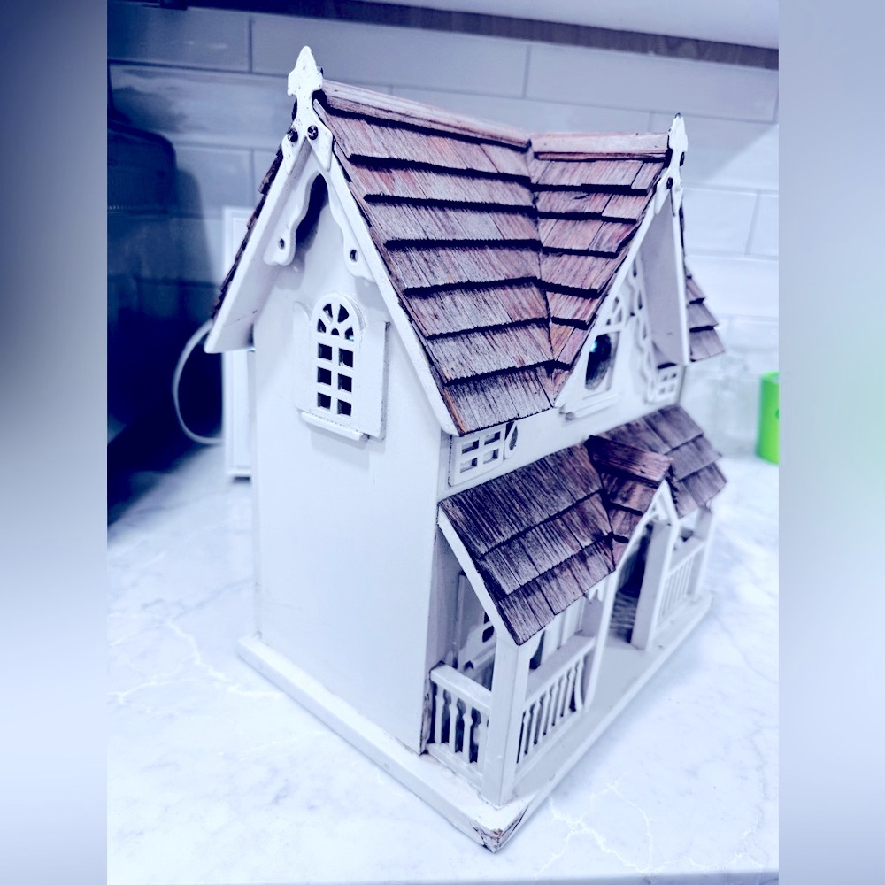 Charming White Cottage Bird House 🕊️ - Picture 5 of 8